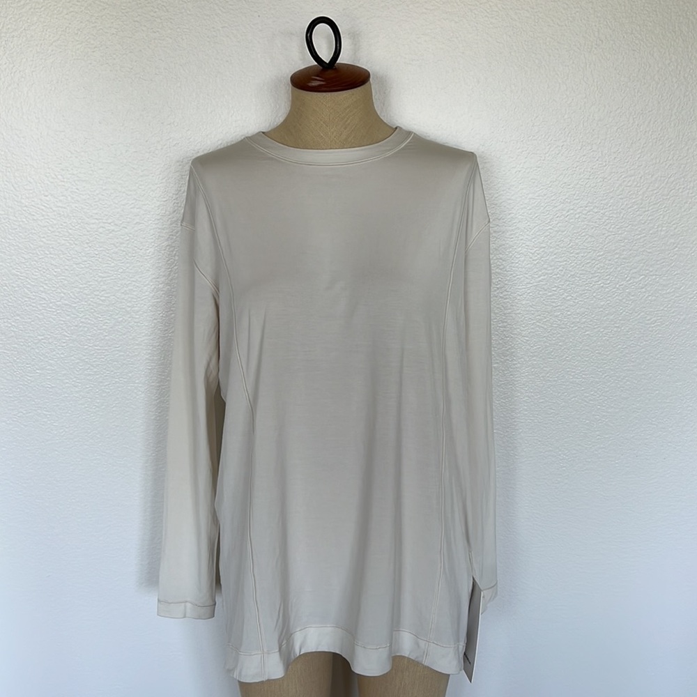 Lululemon Modal Pleated Back Long Sleeve Size 6 in WHTO - Picture 7 of 9